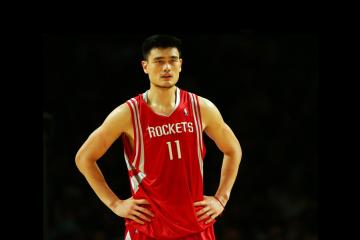 IM体育赛事直播入口-铁蹄之下，武切维奇的逆袭，当马刺的洪流淹没湖人