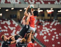 IM体育平台-约基奇再创历史之夜，鹈鹕加时苦战力克老鹰