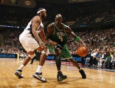 IM体育app-绿茵场上的季后赛，曼联强势攻克马德里竞技，展现欧冠舞台的NBA式焦点战魅力