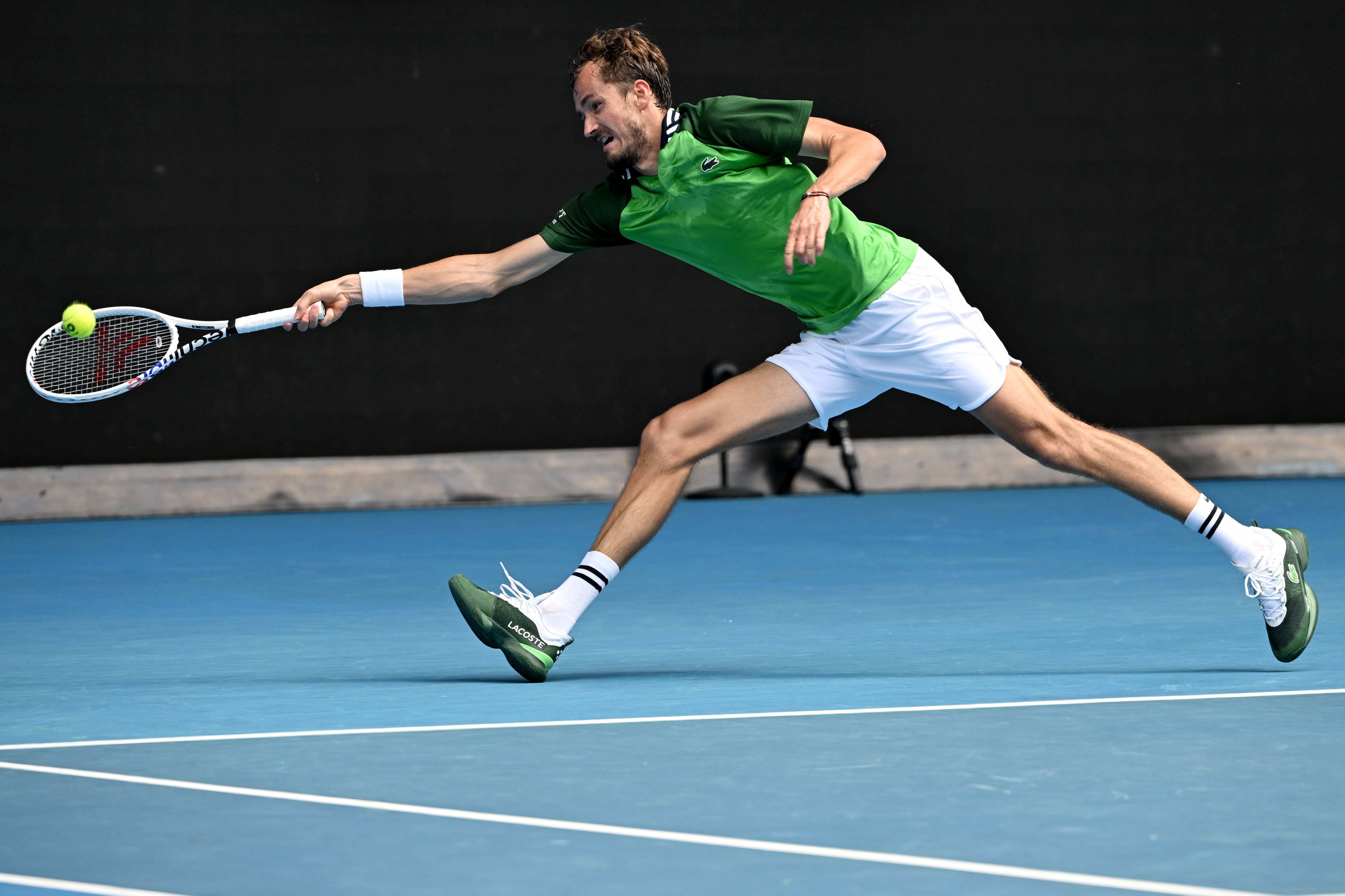 IM体育赛事直播入口-包含英国网球队绝杀意大利网球队，梅德韦杰夫绝境逆转的词条