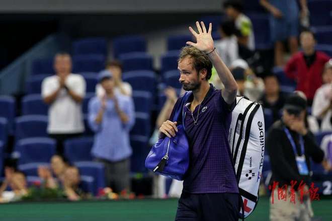 IM体育网页版登录入口-关于日本网球队轻取美国网球队，梅德韦杰夫关键制胜的信息