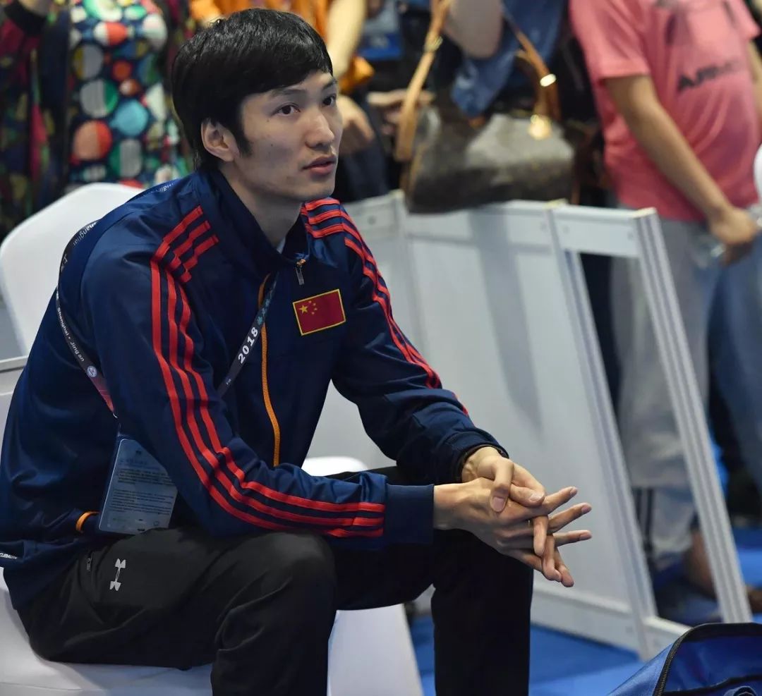 IM体育社区互动入口-智利冲浪选手勇往直前-摘得桂冠的简单介绍