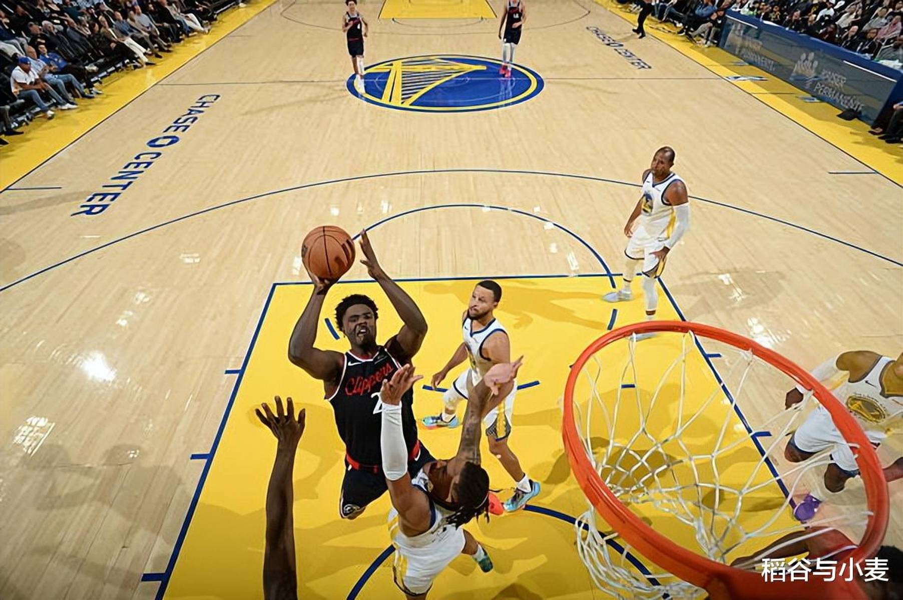 IM体育网页版登录入口-包含快船队在季后赛中表现低迷,面临困难局面的词条