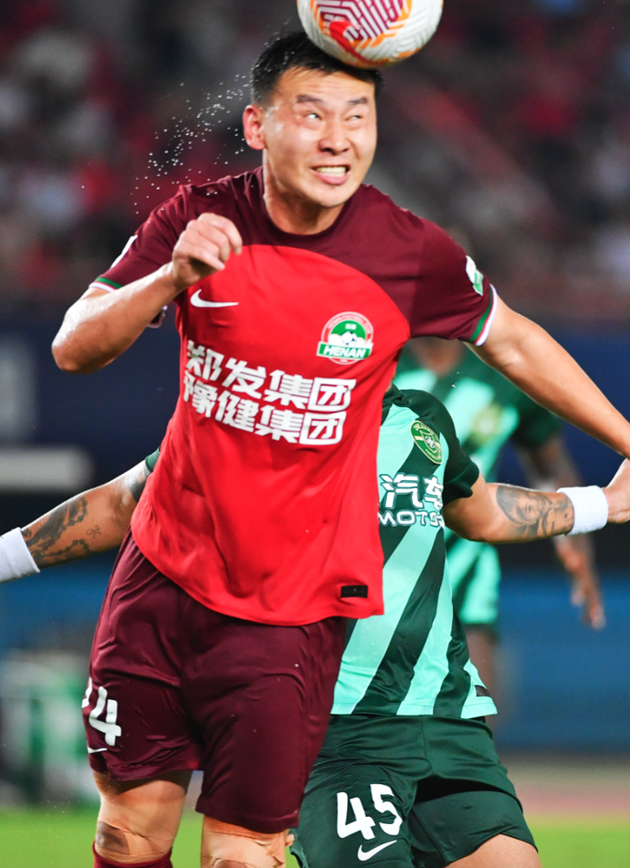 IM体育-河南队防守端表现出色,稳步提升排名