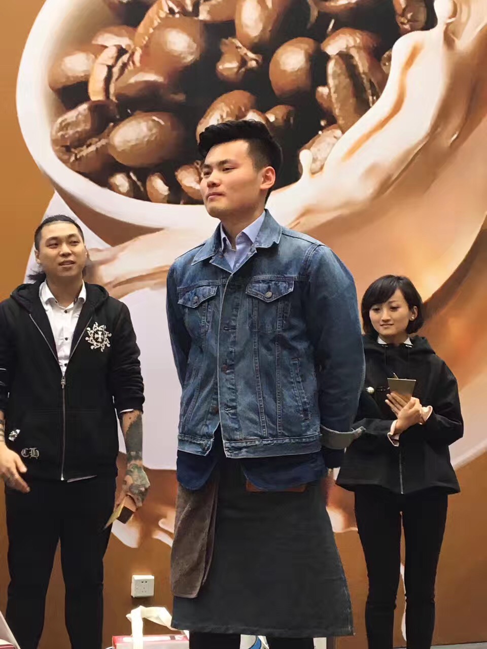 IM体育官方平台-跨国合作团队实力雄厚,夺取冠军称霸