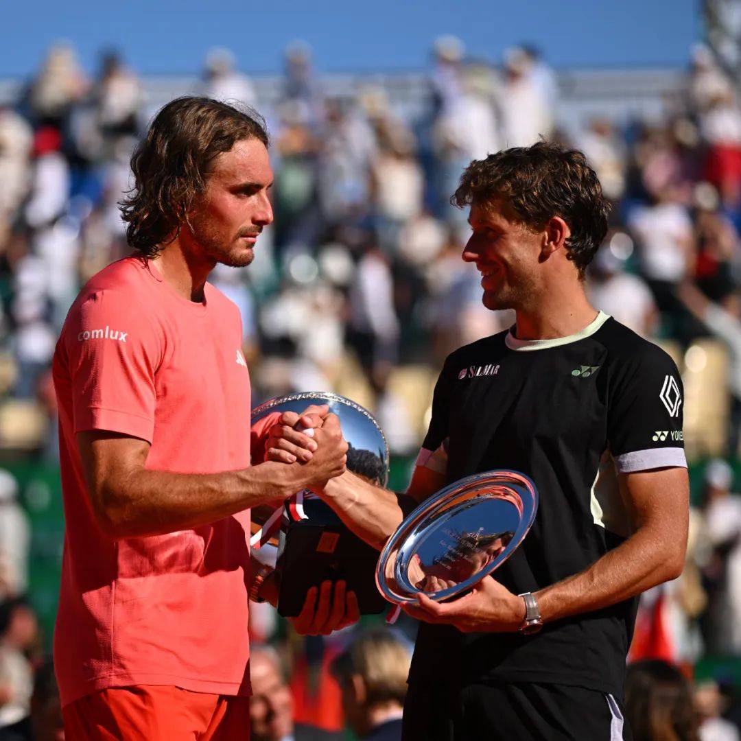 IM体育官网入口-包含联合杯完胜ATP总决赛,西西帕斯关键制胜的词条