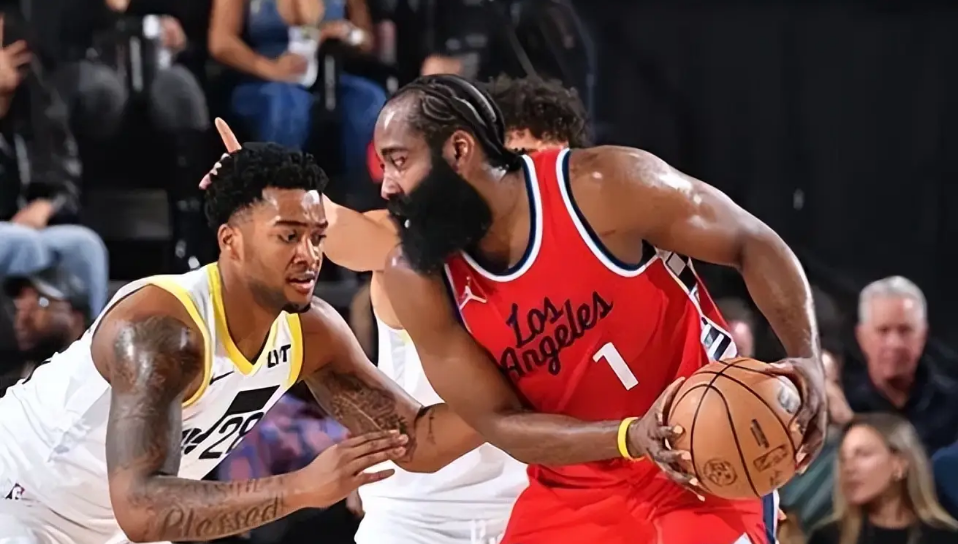 IM体育-包含掘金险胜爵士,德罗赞点燃赛场的词条